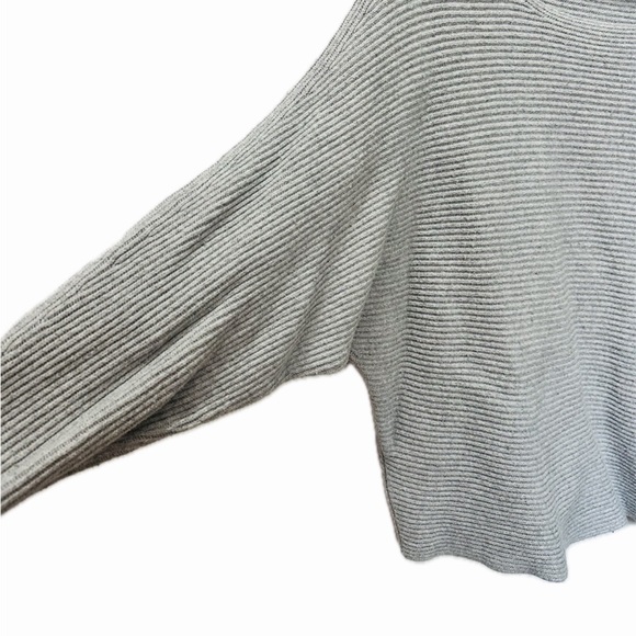 Abercrombie & Fitch sweater - Picture 3 of 3